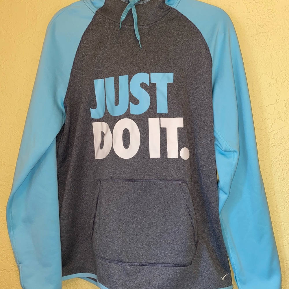 Blue and gray Nike Therma Fit ‘Just Do It’ hoodie
